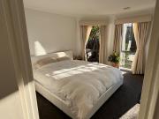 Family Retreat in Jan Juc hosted by Kat, sleeps 6