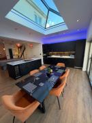 Modern 3 bed home with hot tub