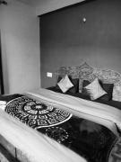 Non Stop Cafe Hostel & Stay