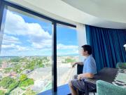 Minimalist 1BR Condo with NETFLIX at AEON TOWERS near Abreeza Mall by Rico