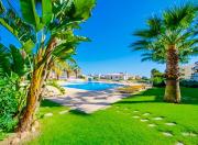 Sunny Condo- Pool Walk to the Beach