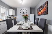 Barker House - Sleeps 5, WiFi, Parking, Netflix, Walking & Cycle Routes