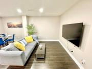Violet Escape Modern Apt 1B 1B, Kitchen, Parking