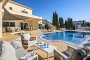 Vila Alporchinhos - Large villa close to the beach
