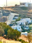 Dream Villas Paros 1 ολόκληρος χώρος με πισίνα