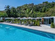 Nomad Cabin — Seaside Escape with Pool & Breakfast