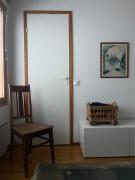 Tilava huoneisto järvi näkymällä