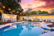 Summer Spot! Charming Pool Getaway 3 miles drive to Beach