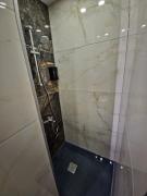 Malavi F4 top center studio Ruse