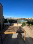 Duplex with sea access and pool