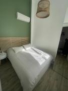 Duplex with sea access and pool