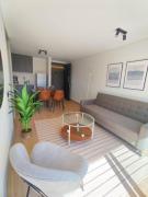 O2 Steps from the Metro, Mutual and Terminal