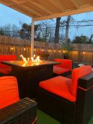 Midtown Retreat, 4mi to Downtown & Large Private Deck