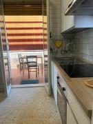Sunny 2BR near Vatican , AC , Bus 98 Direct centre Roma