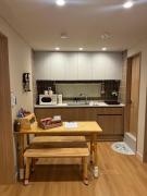 5min to Seoul Station, Airport Rail, Modern 2BR, Family & Groups