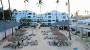 Large apartment at the foot of the beach
