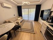 Stylish Lounge Apartment with Pool & Views