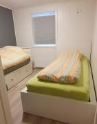 Flott leilighet 3 soverom, stue, kjøkken eget bad Egen uteplass