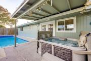 Game Room, Hot Tub! Family Home 5 Mi to SeaWorld