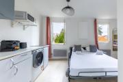 Spacious 1-Bedroom Apartment for 4, 15 min from Gare de Lyon, 3-Star Comfort