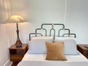 Comfy Hideaway - Easy Rodeo Access Walk to Dine