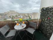 Apartment with gorgeous view of city center