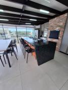 Apartamento do Sol - Cobertura Piscina privativa, 4 quartos, 220m da praia no centro de Bombinhas