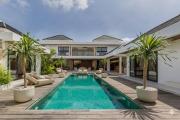 Villa Selena Space Luxury 4BR 15m Pool BBQ Staffed