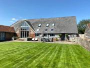 Beautiful Sussex Barn | Stonebarn Retreat