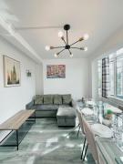 Modern Bright Top-Floor Flat