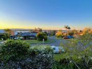 Sunny Lakeview Lodge- Perfect for Family & Friends