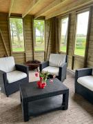 Compleet huisje tussen de weilanden in Ewijk