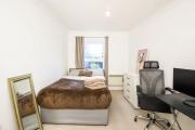 Stylish 2 Bedroom London Flat with Free Parking