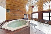 Main Street Luxury- Downtown with Hot Tub + Trails