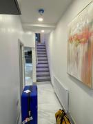 Luxury 5 Bedroom 5 Bathroom Home - Free Parking - City Centre Preston - Ideal For All