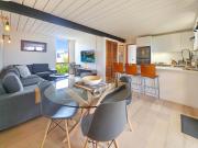 The Hideaway - Lake Views I Ski & Bike Storage I Central Jindabyne I Free WiFi I BBQ I Parking