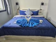 Beautiful Private New Villa 400m To Beach Sleeps 7