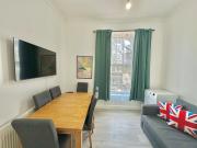 Sunny apartment in the heart of Maida Hill