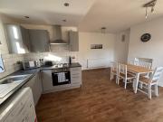 Cosy 3 Bed house with garden 5 min walk from Doncaster Racecourse