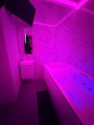 Suite White wellness Jacuzzi & Sauna