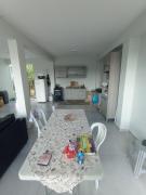 Casa 2 quartos a 2 quadras do mar nova