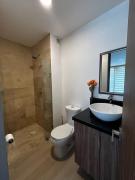 Vistas al rio con club de playa y garage