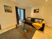 Camden High St Next to Metro cozy 1bed for 4