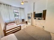 Apartamento completo na QUADRA DA PRAIA EM COPACABANA, ar condicionado, NETFLIX, wifi 300MB, portaria 24h, pauloangerami PJ160