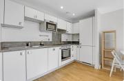 Central 1-Bed Apt for 4 Near Transport & Shops