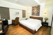 Court Meridian Hotel & Suites