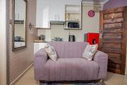 Unit-7, Stylish Apartment in Tlokweng, near Royal Aria