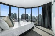 Best in Southbank, 2-Bedroom 2-Bathroom Apartment with Great City View Near Crown Casino