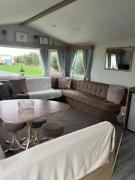 Meadow lakes golden palm resort