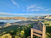 GWYNFA-3 BED- GROUND FLOOR APT - SEA VIEWS - TREARDDUR BAY